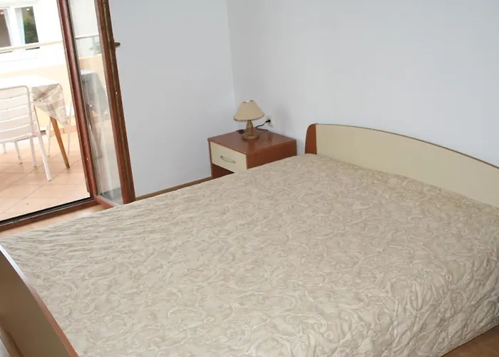 Mandre 4095a Апартаменты Колан